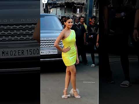 Alia bhatt entry with range rover😮😮😃😃/#bollywood /#shorts /#shortvideo