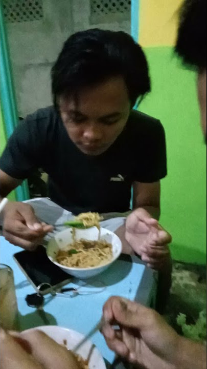 Mentahan Halu buat Story Wa lagi makan bareng teman 🤭 Mie ayam 😂