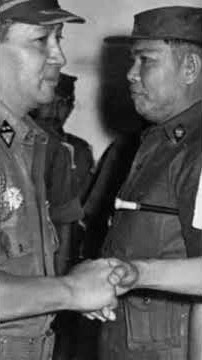 BUNG KARNO Potret Tua - Sepasang Mata Bola #Shorts