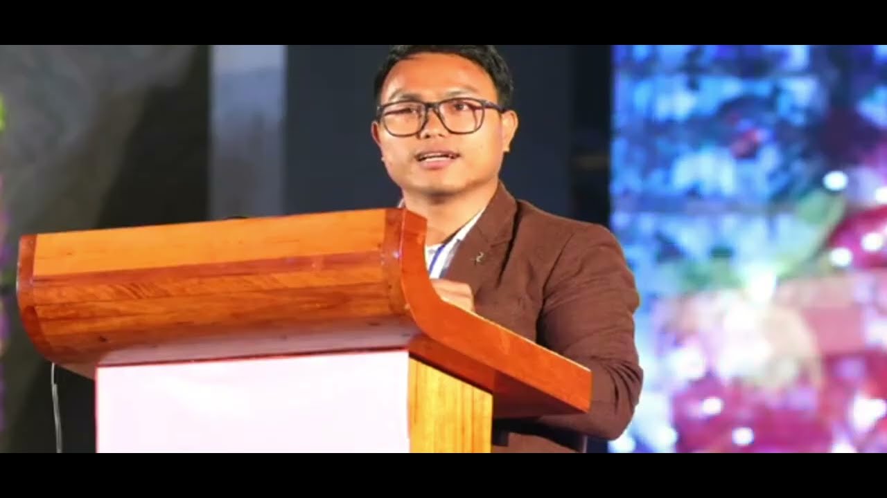 Доктор Л. Ангшим Дангшава, заместитель комиссара, Таменглонг