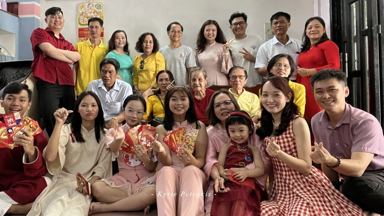 Mùng 2 Tết 2026 về nội ngoại 