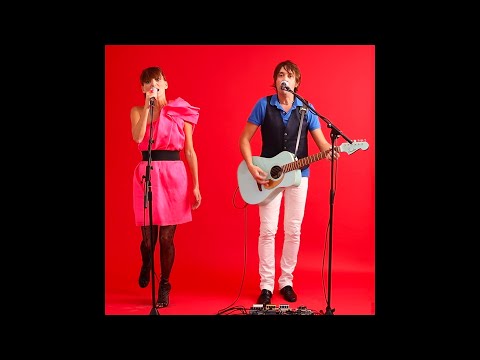 UNDER PRESSURE (David Bowie / Queen ) live electroacoustic cover by La Française