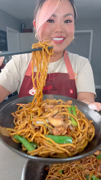 Chicken Pan Fried Noodles #recipe #panfriednoodles #noodles