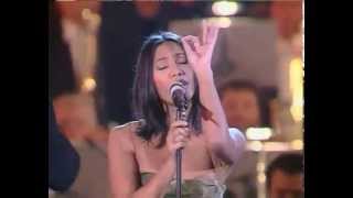 Anggun - Still Reminds Me (Live @ Vatican - Christmas-16/12/ 2000)