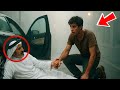 شاب يتيم أنقذ المليونير السعودي من الموت ولم يكن يعلم أن حياته ستتغير للأبد شاب يتيم أنقذ المليونير السعودي من الموت ولم يكن يعلم أن حياته ستتغير للأبد