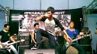 Sirena Of Silent Hill- Sesal @Gor Mekar jaya,Bekasi (2011)