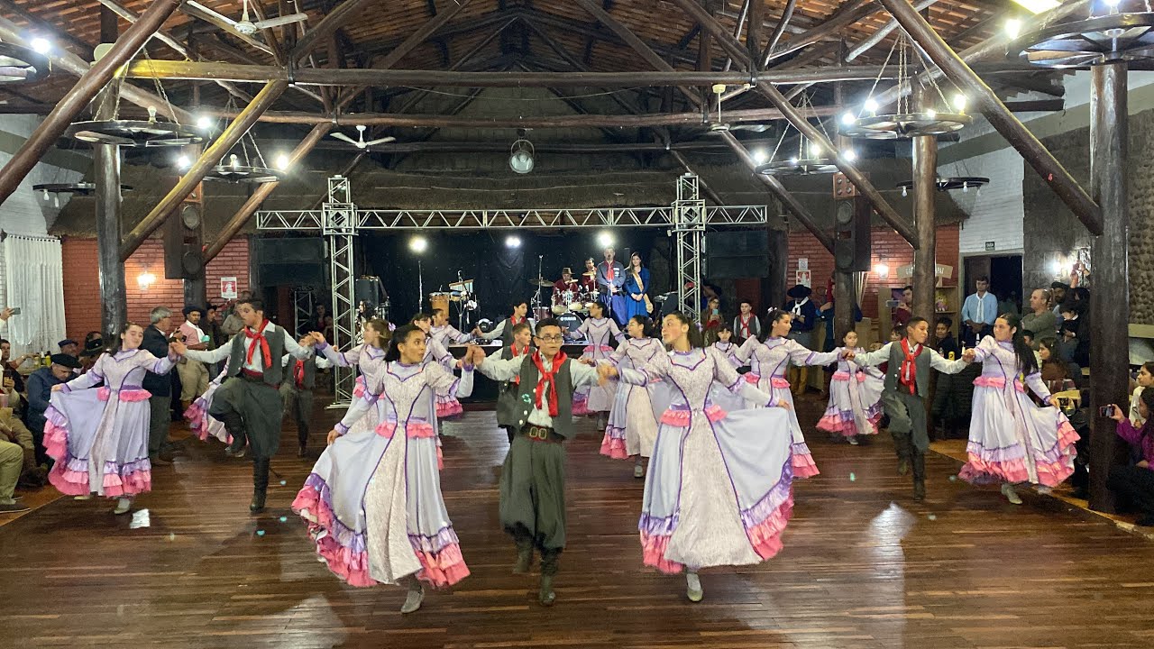 Chote de duas damas- Apresentação da Invernada Mirim no C.T.G. Candeeiro do Pago