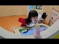 [딸쌍둥이 인생 46개월차] 퍼즐 맞추고 토끼인형에게 자랑하는 선둥이