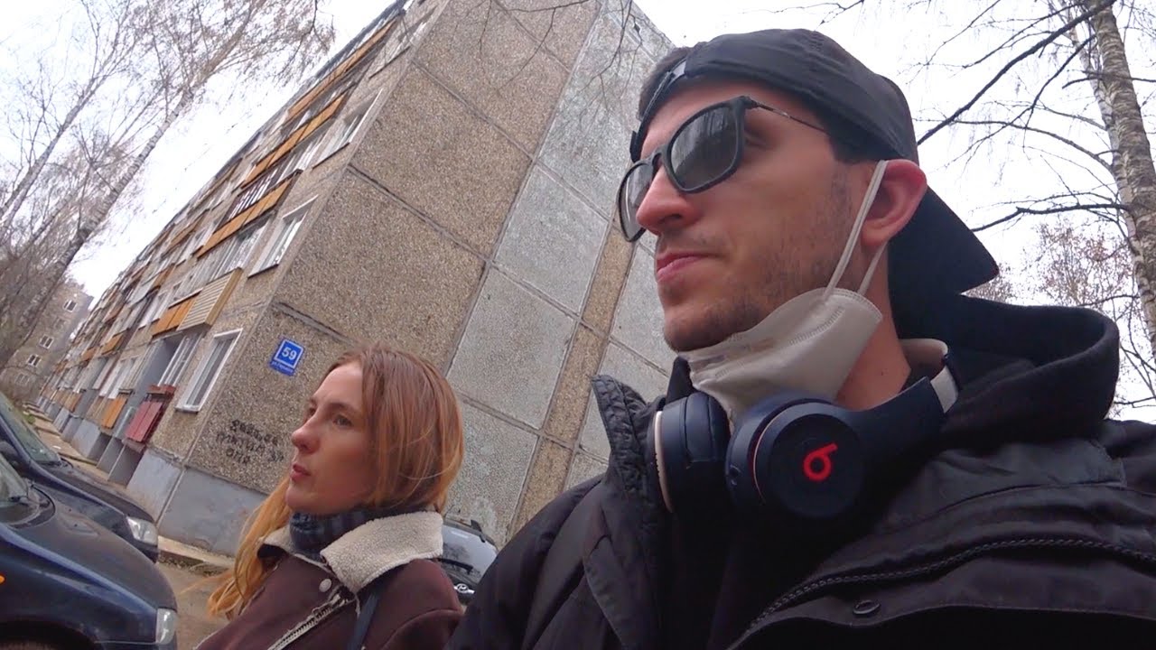 Giovane Ragazza Russa Mi Mostra Le Zone Peggiori Della Sua Città