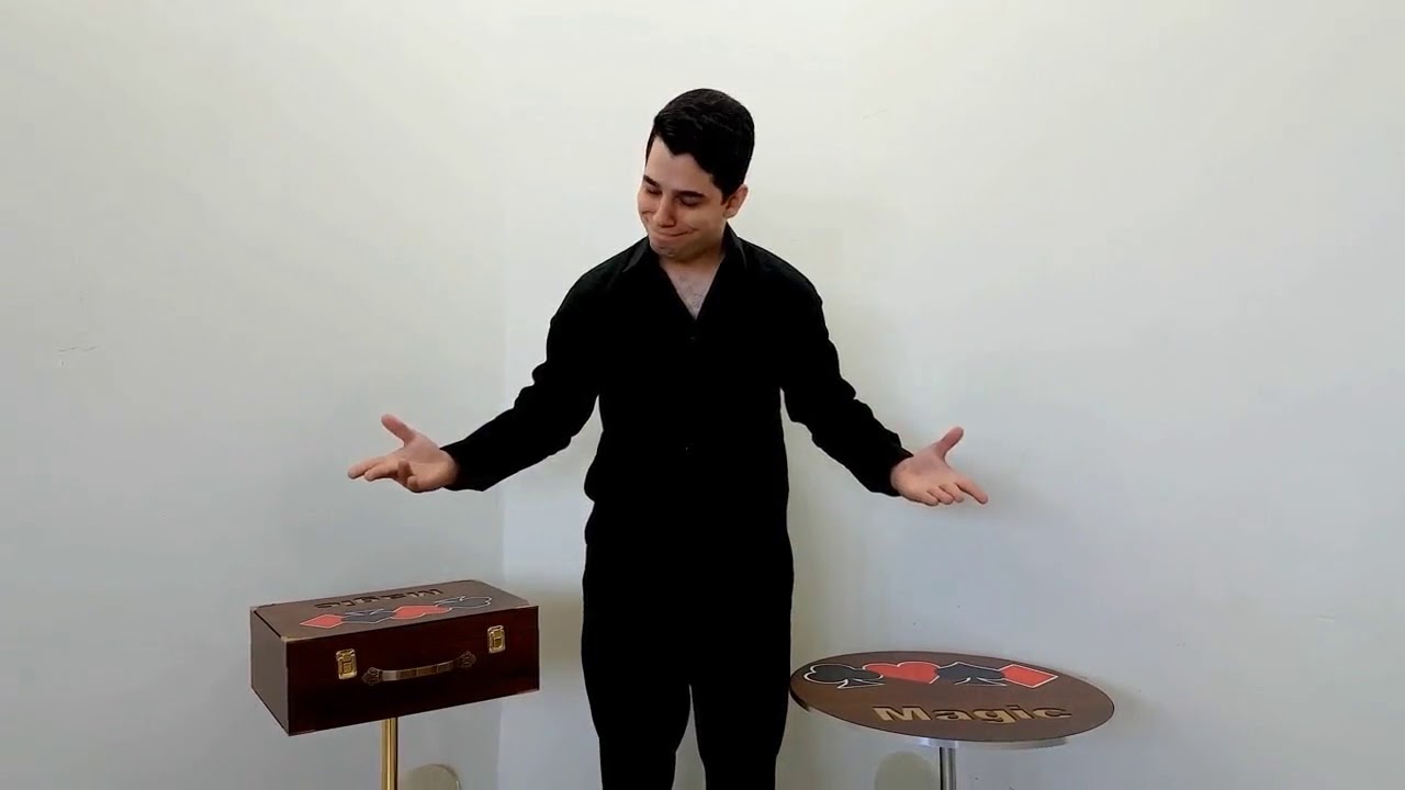 SUITCASE TABLE by Tora Magic