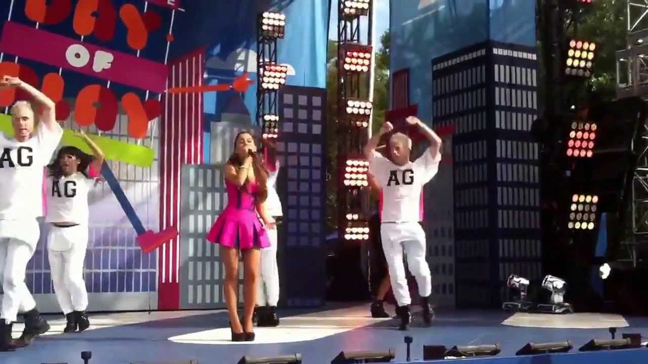 Ariana Grande - The Way at World Wide Day Of Play 2013