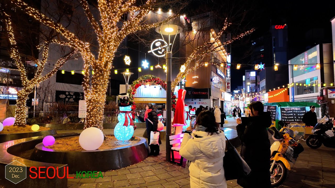 Christmas in Daehak-ro Street🎄🔔 •[4k] Seoul, Korea - YouTube