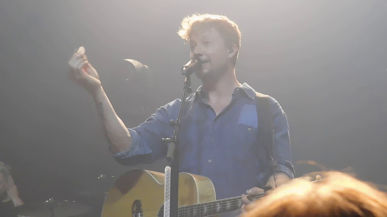 Samu Haber talking about Dates and Picks - 26.11.2017, Brüssel