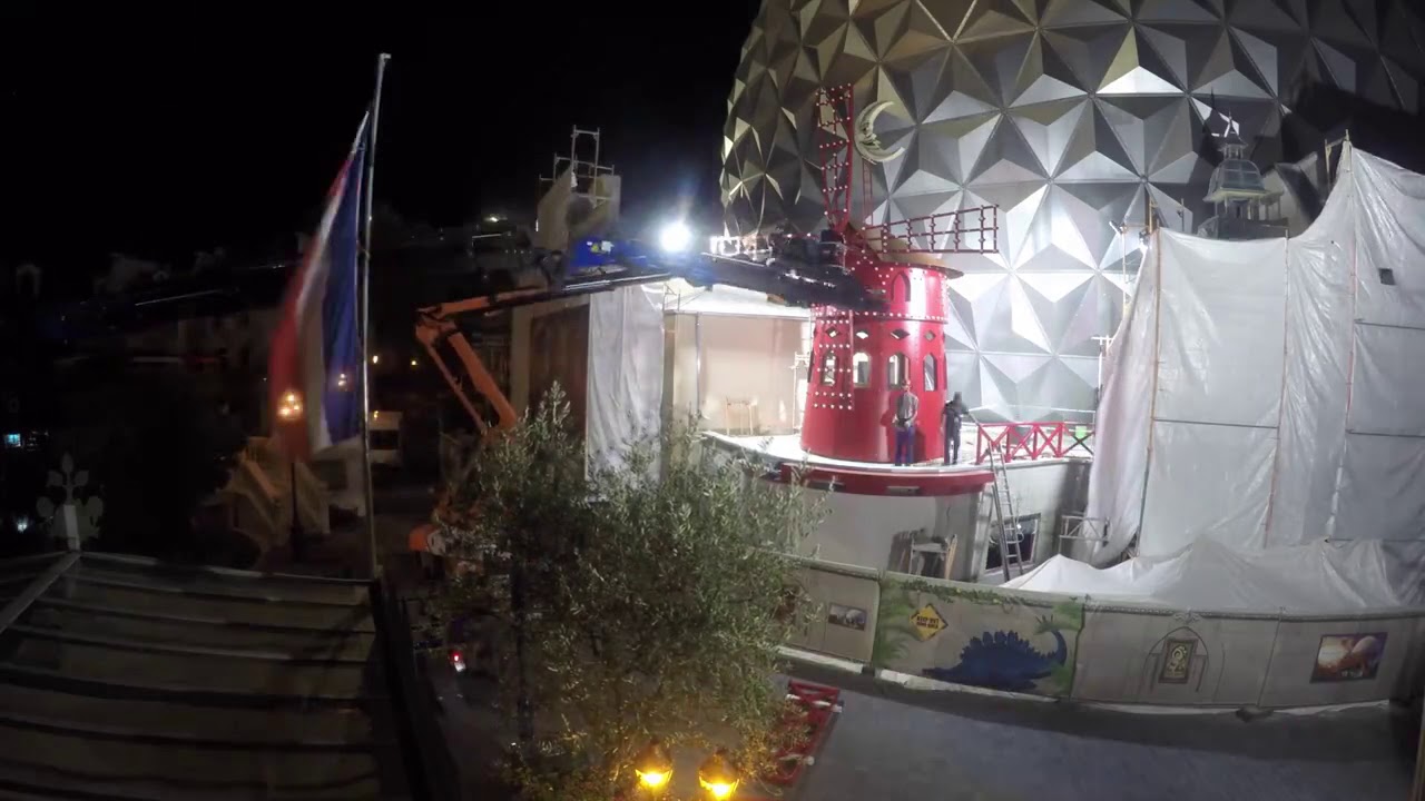 Installation du Moulin Rouge de Paris à Europa-Park
