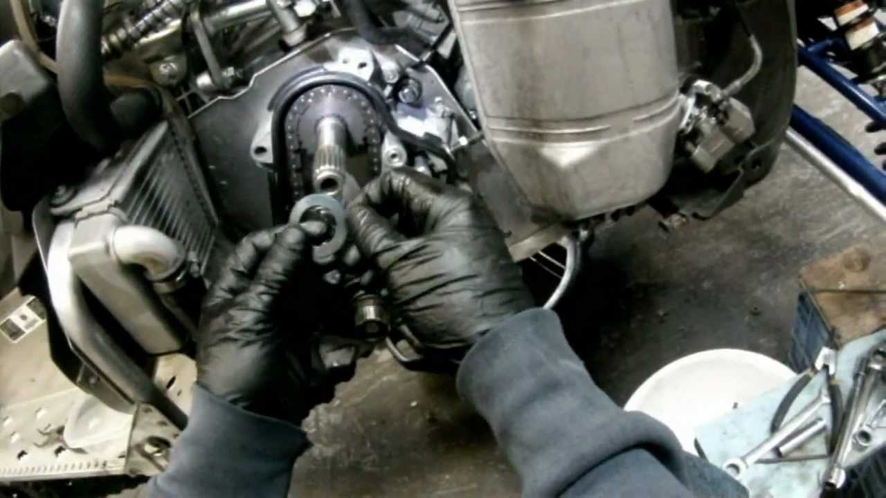 yamaha vector chain-case part 5 - YouTube