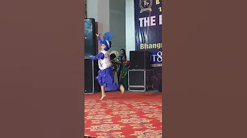 Bhangra on Baggi Titri  Performer- Puru