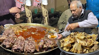 LOCAL BREAKFAST OF LAHORE  60 Years Old Tara Bong Paye | Gumti Bazar Lahore | Food Street Pakistan