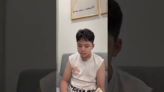 Con Anh Minh đọc sách thứ 7, 20/6