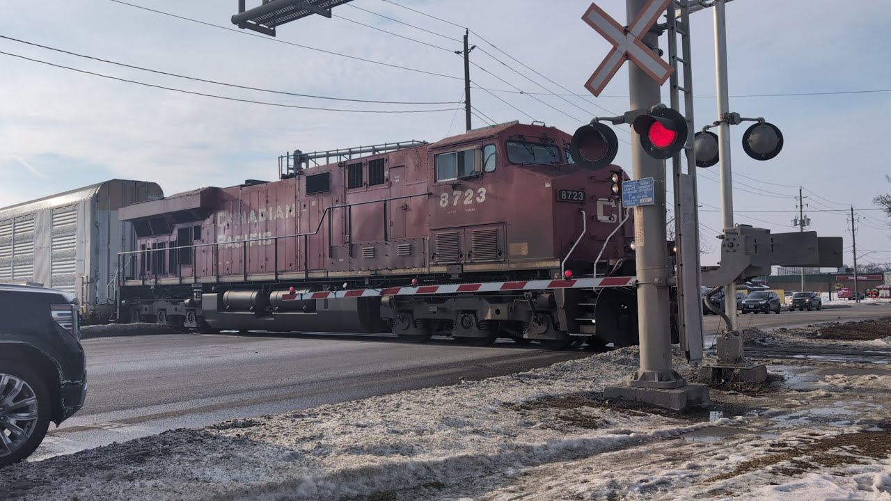 CPKC 106 with a mid dpu in Chatham. Feb 10, 2026