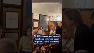 Sir Mick Jagger performs at local pub following guest night at Oxford University 🎶