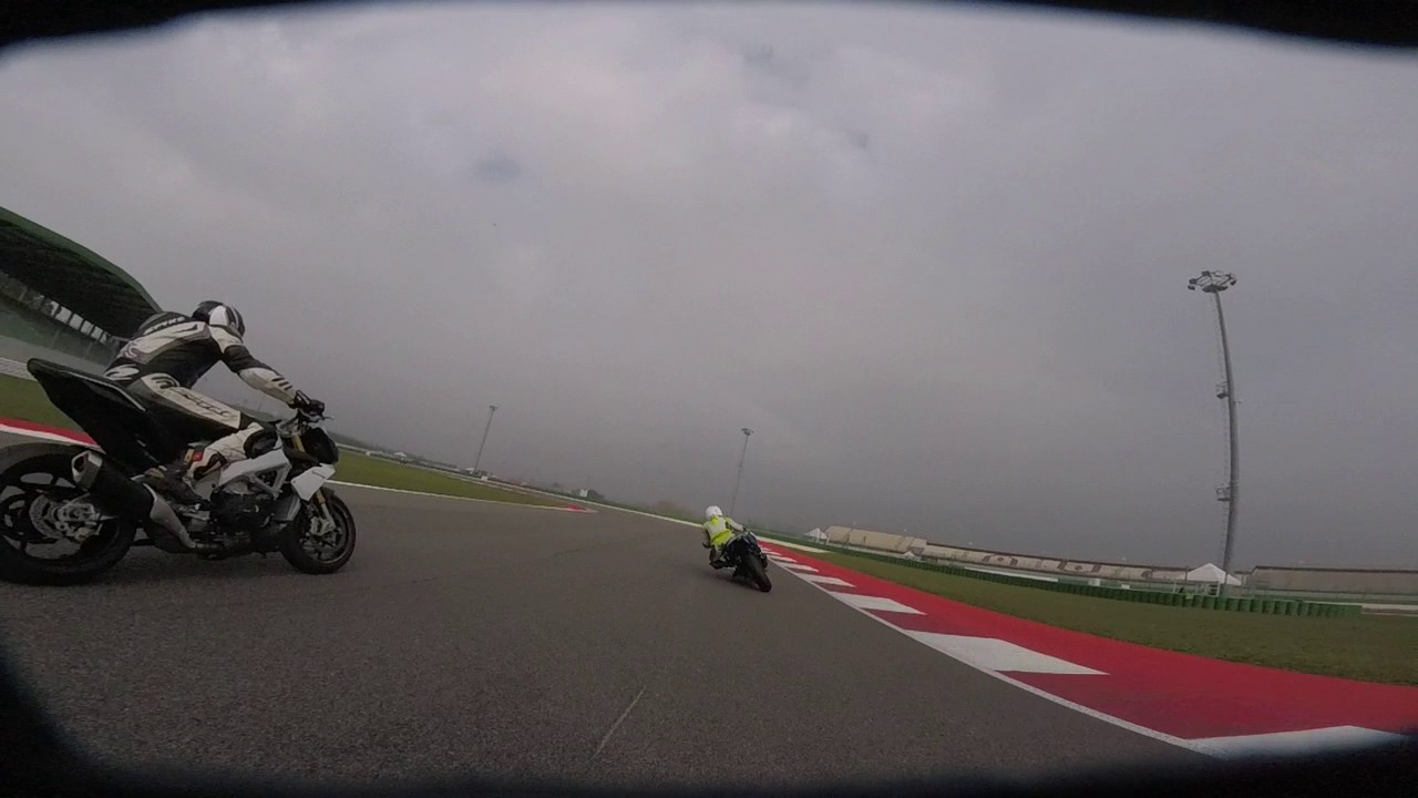 910r vs b3 800 31/10/2016 misano on board