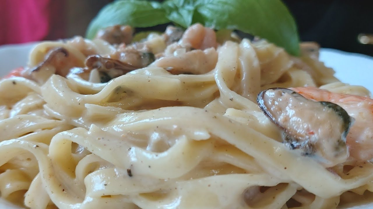 EASY WHITE SAUCE  PASTA