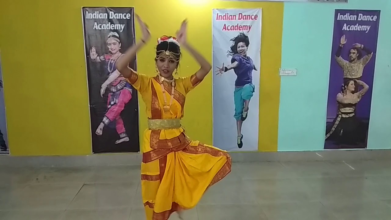 Maa saraswati sarde saraswati Vandana dance - YouTube