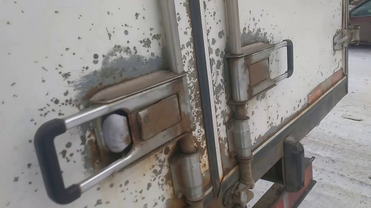 Сдаю канистры из под машиного масла и пленка полетелен,боклашки из под ...