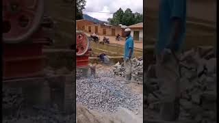 mashine ya kupigia mawe ,kokoto uwezo tani 5 kwa saa 0788482202