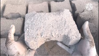 Dusty Soft Texture Full Dry Floor Crumbling