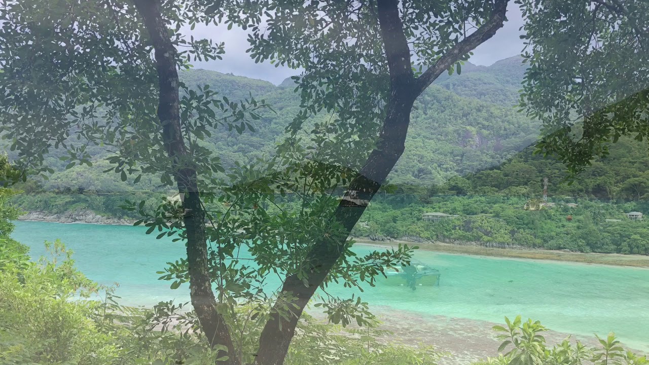 מחרוזת נעימות שירים ישראלים. קלידים: אבי גורן Israeli music