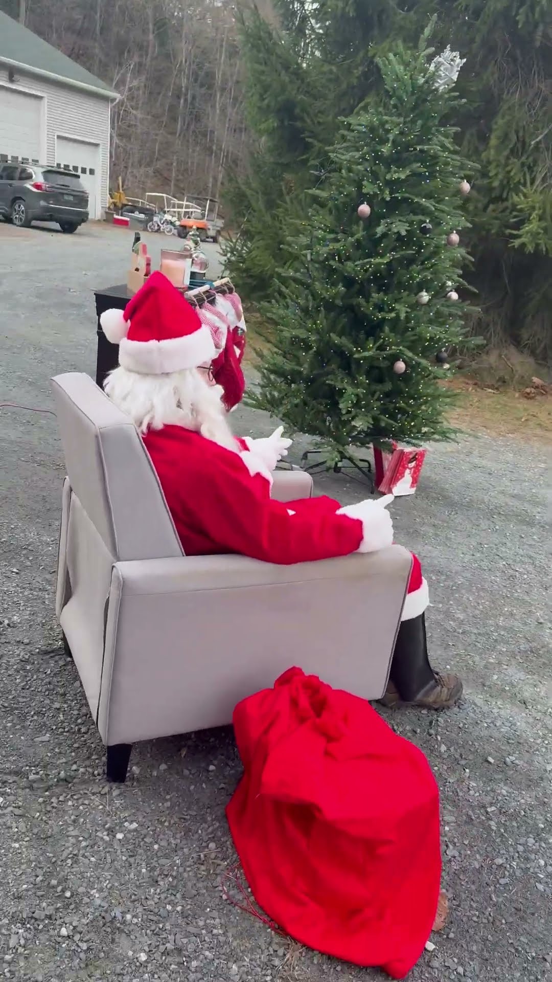 Dad Embarasses Daughters in Santa Costume || ViralHog