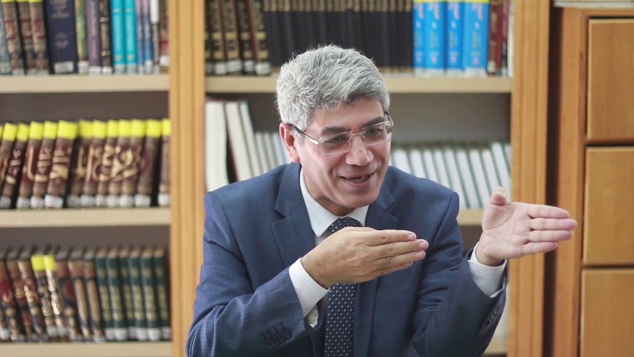 محاضرة د. صلاح شفيع عن تموضعية كلمات القرآن الكريم بمكتبة 6 أكتوبر العامة