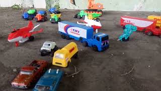 Tiki Package Container Truck Broken Tires and Crashed by a Train (Kids' Toy)