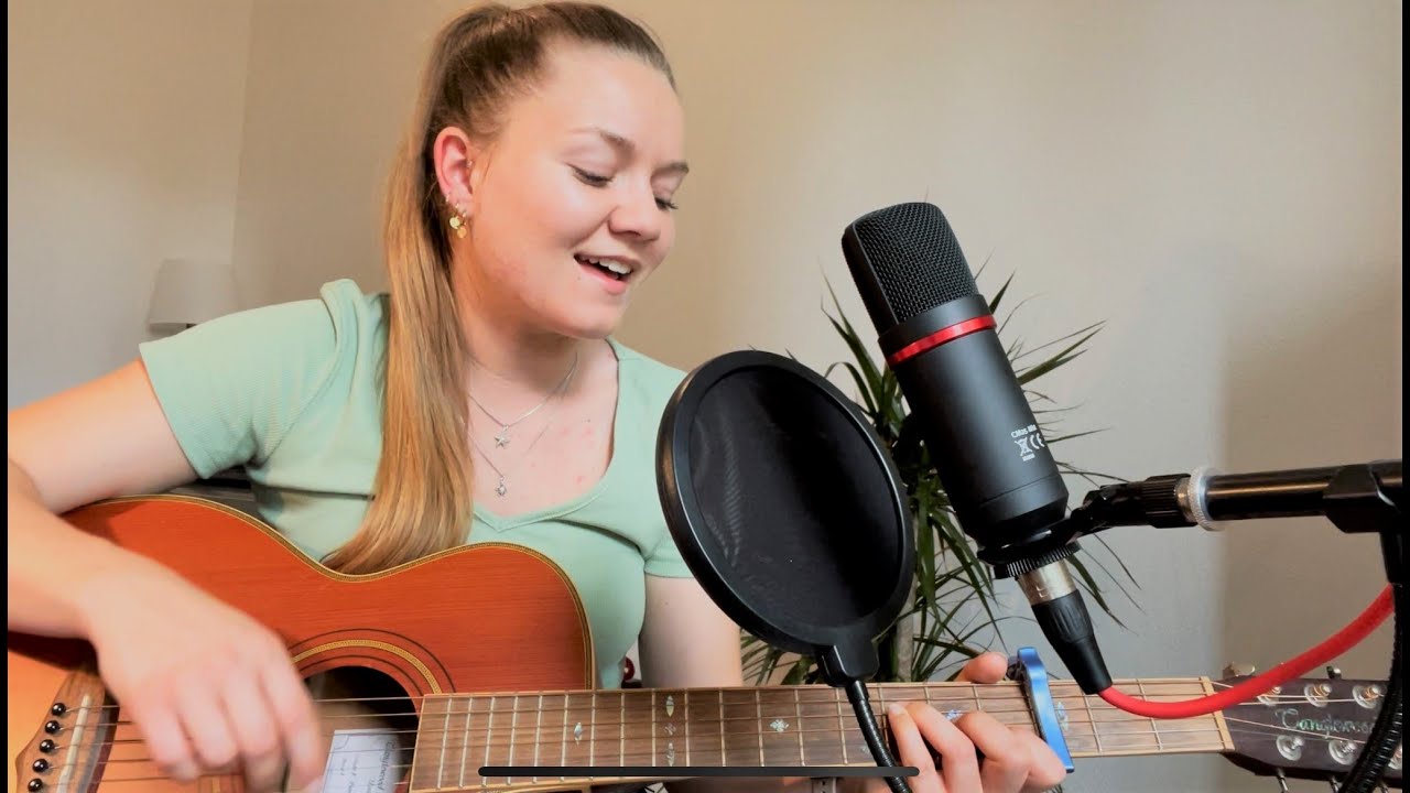 Umbrella - Rihanna (Cover by Franziska Kramer) - YouTube