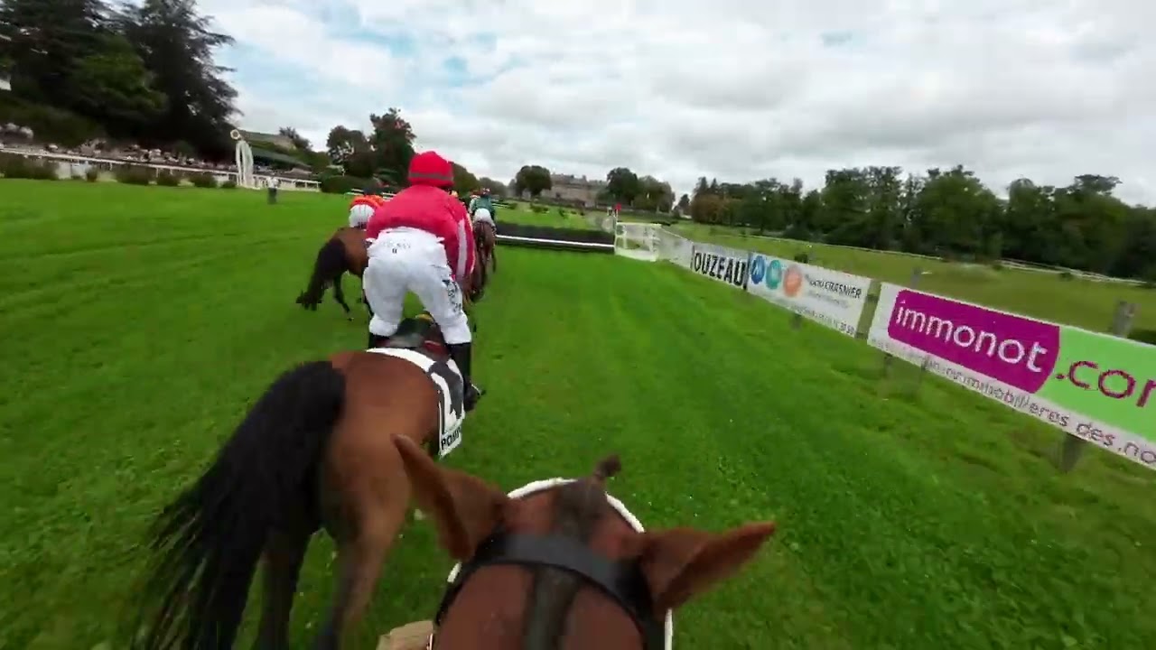 En selle avec Pauline David lors de la 7ème étape du France Sire Poneys Cross Challenge à Pompadour.