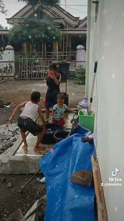 Mandi Bareng bersama KAKAK DAN TANTE