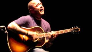 aaron Lewis does a true acoustic song without a mic chords