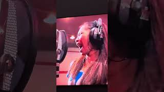 Jessica Sanchez - Beautifully Young singing I’d rsther go boind