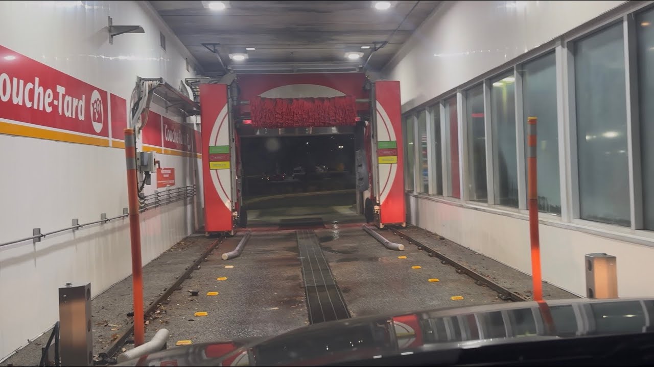 Mark VII ChoiceWash XT Car Wash At Esso Couche-Tard Car Wash In Brossard, Québec 