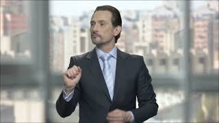 Celebrity Explaining the 5 Pillars of Microsoft Well Architected Solutions Wealth
