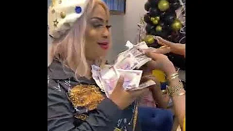 #bobrisky #spraying cash on #eniolabadmus and #laidebakare