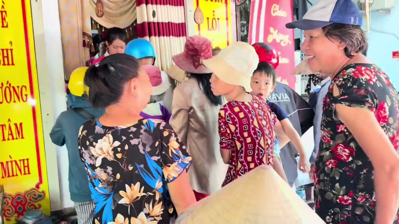 ĐẠI GIA ĐÌNH HIẾU NGHĨA PHỤC VỤ TỪ THIỆN NGÀY RẮM THÁNG CHẠP