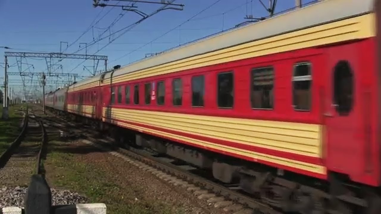 Спб ижевск поезд. Поезд 131г Санкт-Петербург. Чс2т 1028. Поезд 131 г Ижевск Санкт-Петербург. Чс2т 1025.