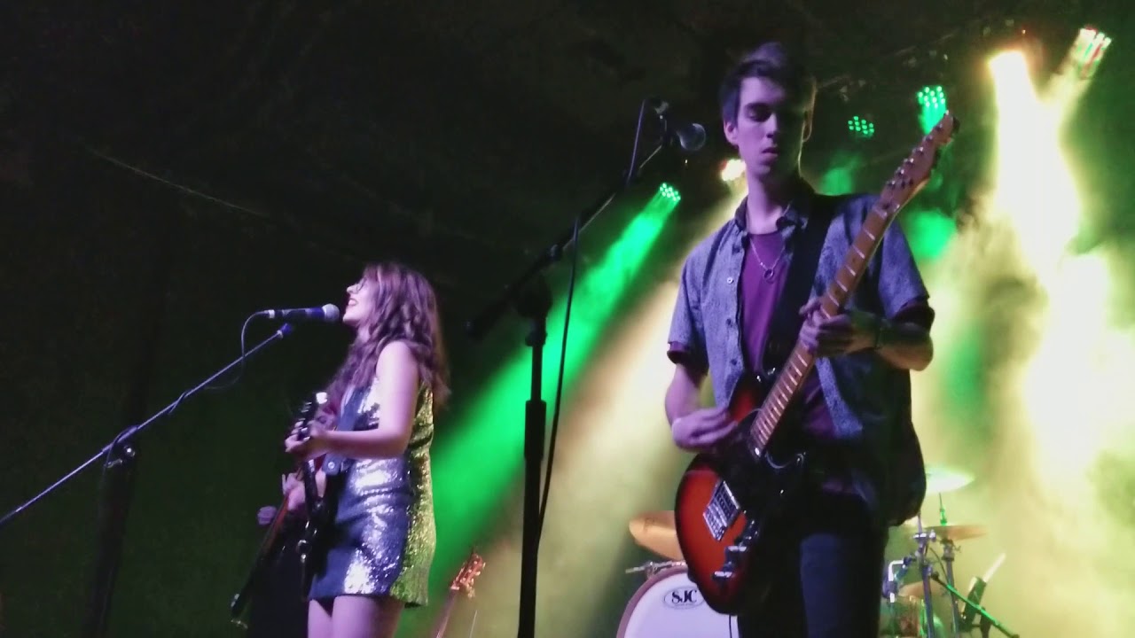 Maggie Schneider- our weekends/happy birthday(live)