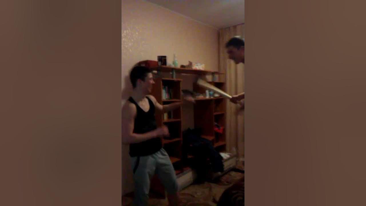 брат жестокое сестру