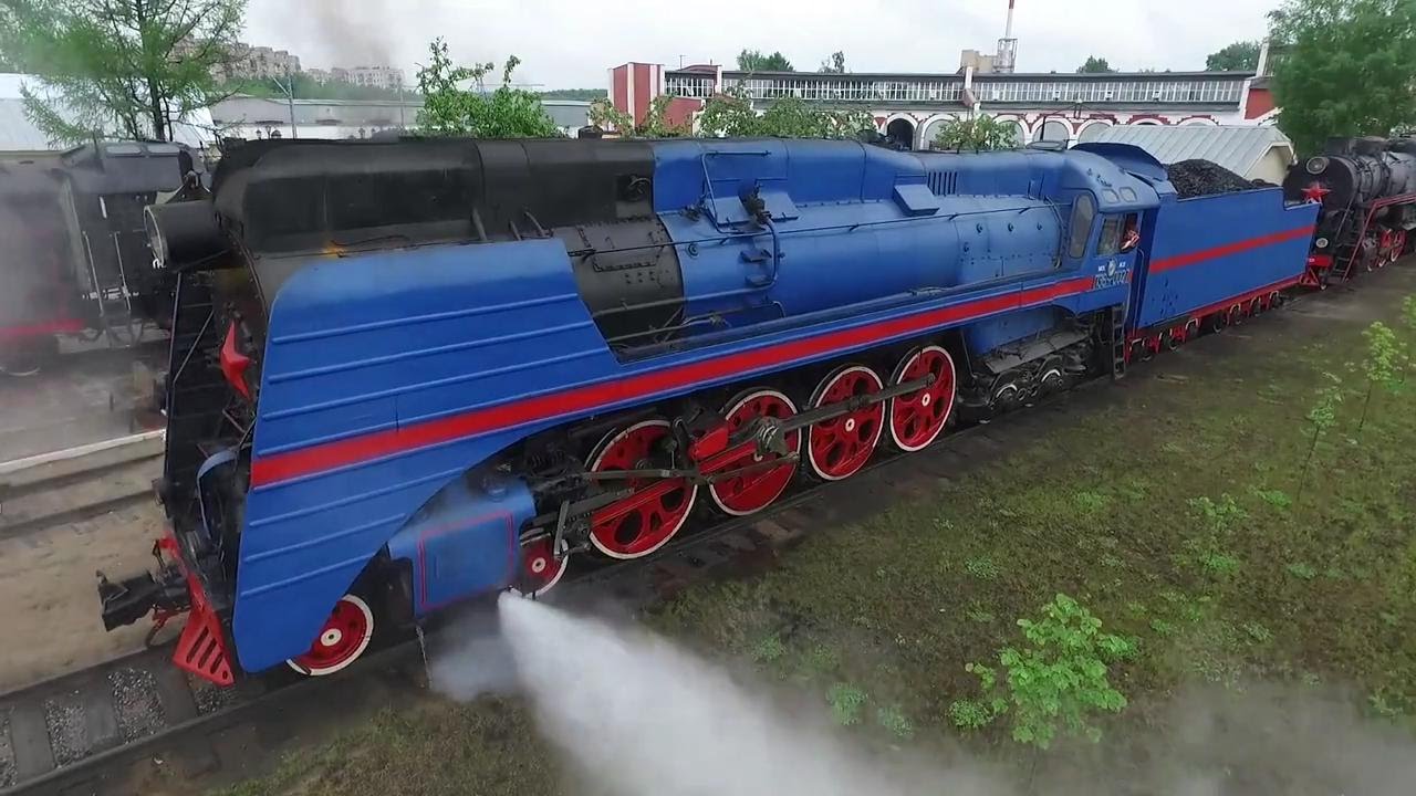 Паровоз П36-0027 пробуксовывает, трогаясь с места - YouTube