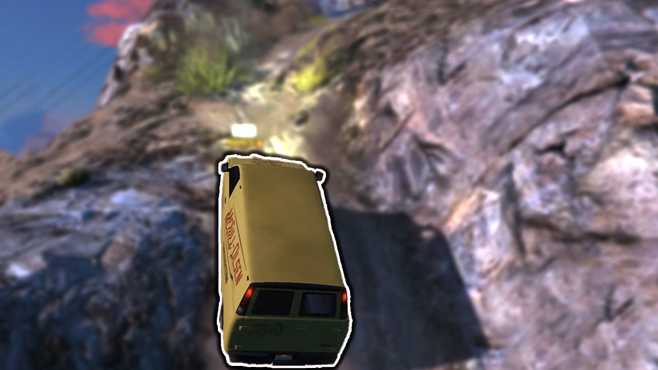 Караме по платината с боклуци