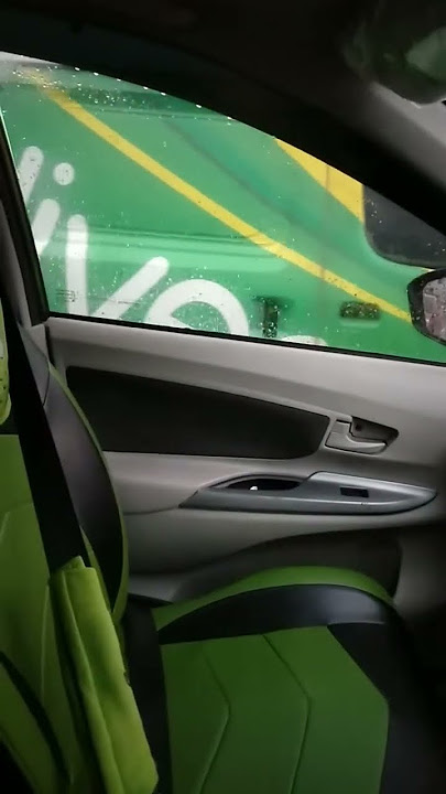 Story' wa 30 detik nyetir mobil kehujanan