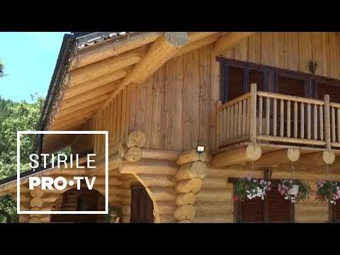 Video: O casă contemporană modernă, cu vedere la lac și la munte